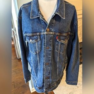 Levis Men's Regular Fit Stretch Denim Trucker Jacket Size: XL Dark Blue Pockets